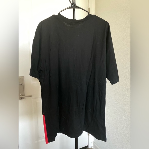 Black and red edgy style shirt with chain detailing - Picture 2 of 2